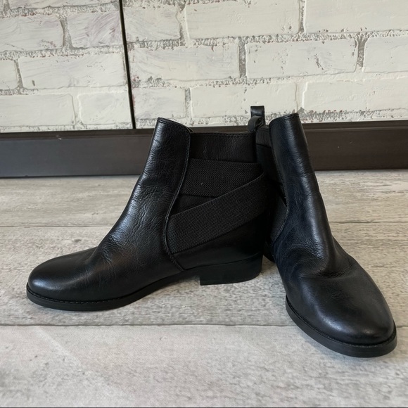 Ralph Lauren Shoes - Ralph Lauren Black Chelsea Boots Flat Boots Leather Kaliyah Sz 8 Like New